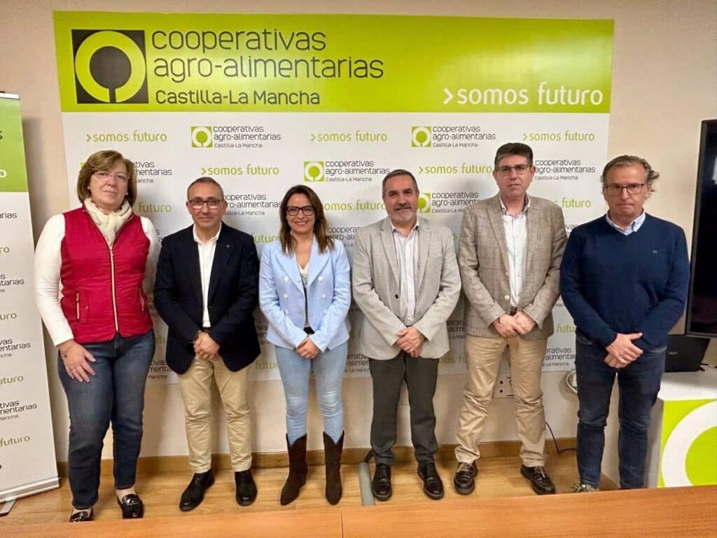 Cooperativas Agro-alimentarias presenta en Alcázar su hoja de ruta para contribuir a fijar población en el medio rural