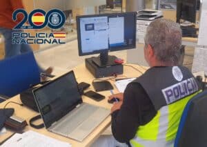 Detienen en Toledo a un hombre por estafar 175.000 euros a una empresa con el método del 'man in the middle'