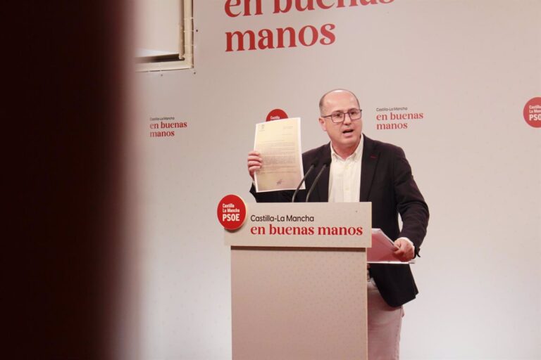 PSOE pregunta a Núñez si ha "dado la orden" de enviar cartas "políticas" y no informativas en ayuntamientos de PP