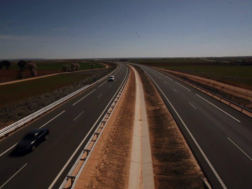 Investigan a un hombre que circulaba en sentido contrario por la autopista AP-36 Ocaña-La Roda