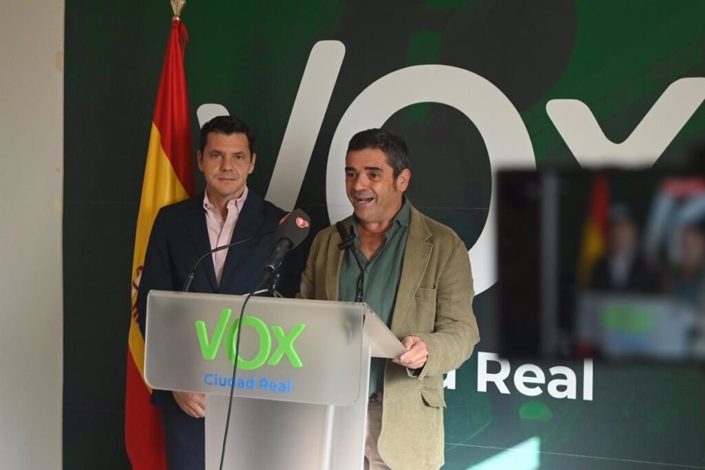 Luis Alberto Marín jura el cargo como diputado de Vox en la Diputación de Ciudad Real, donde ocupará una vicepresidencia