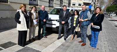 Refuerzo Sostenible: Llanos del Caudillo Recibe Vehículo Eléctrico para Apoyo Nutricional a Mayores