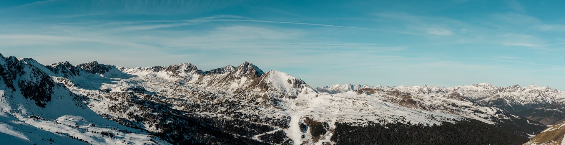 Vivir en Andorra: Descubre el Encanto de la Vida en los Pirineos 1