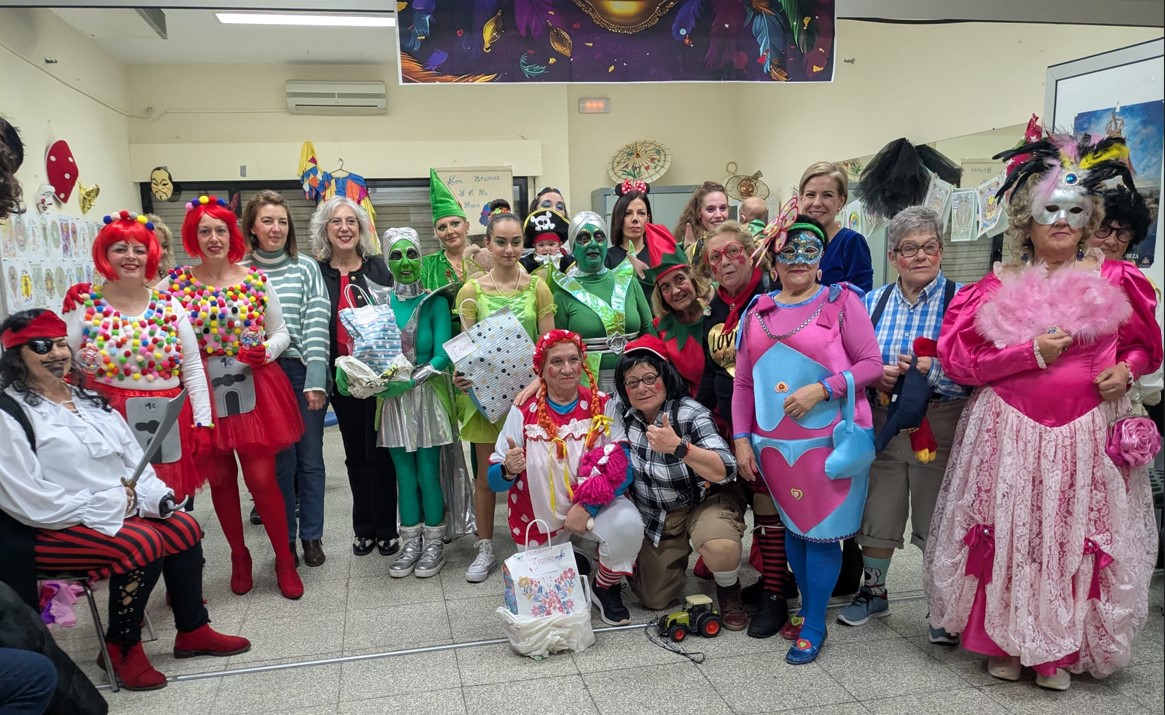 Celebración de Carnaval Une a El Poblado y Constitución con Festividad Llena de Color y Alegría 8