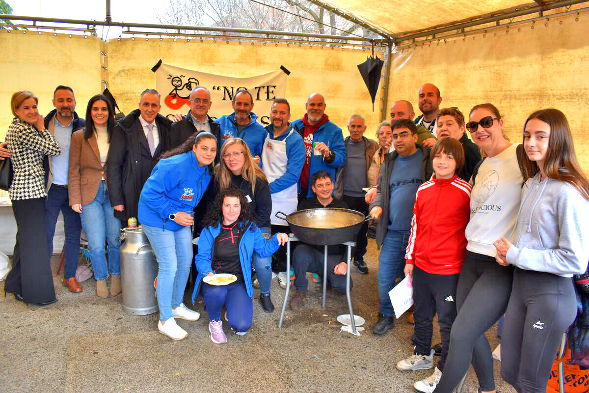 Jueves de Carnaval: Las Peñas Refuerzan Lazos con Tradicionales Migas de Convivencia 1