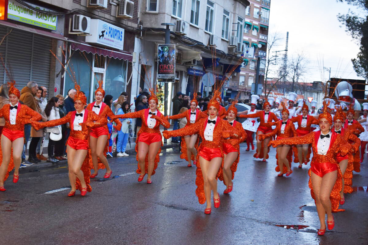 Puertollano persiste a pesar de la lluvia, aunque su desfile de carnaval no alcanza su máximo esplendor 1