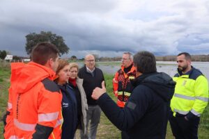 Cedillo visita Calalberche y pide extremar la precaución ante el aumento del caudal de los ríos Tajo y Alberche