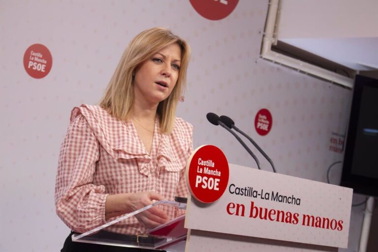 PSOE critica que Núñez "aspira a repetir recortes, despidos masivos y a duplicar la deuda como hizo Cospedal"