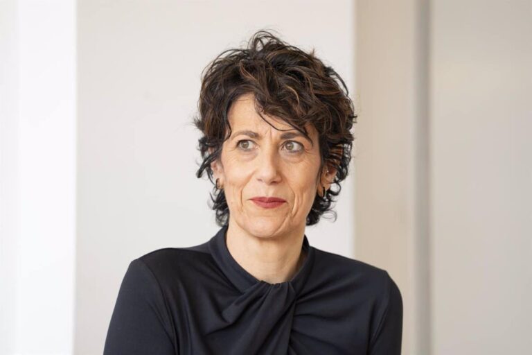 Elma Saiz defiende en Cuenca la contribución de la población extranjera "al sostenimiento del sistema público"