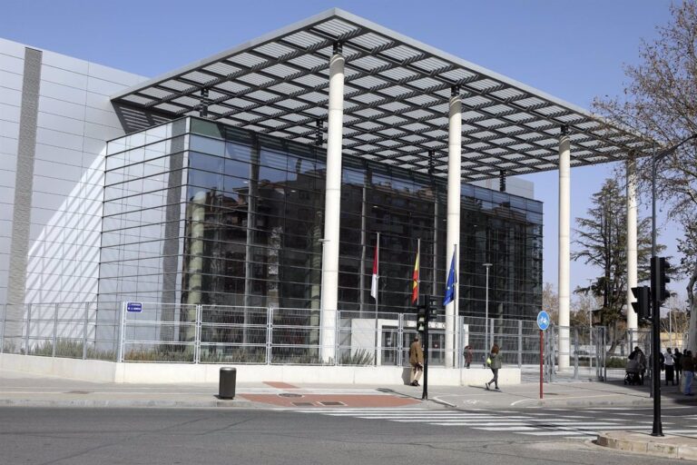 Fiscalía pide 3 años y medio de prisión para el acusado de robar 6.800 euros a punta de pistola en el Bonete