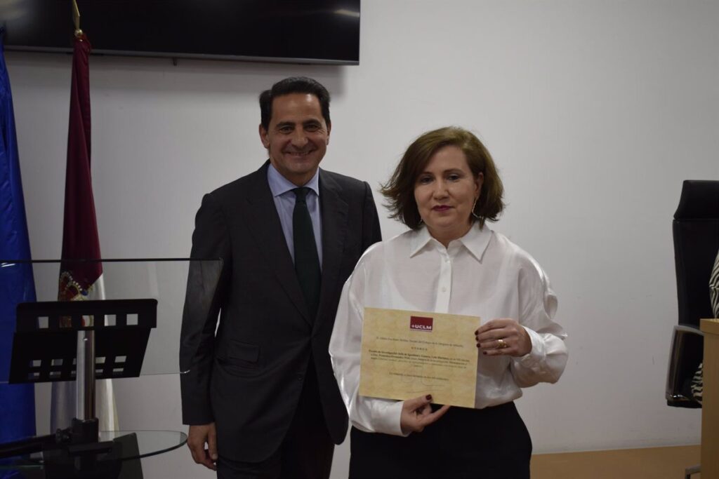 La profesora de la Universidad de Vigo Francisca Fernández, Premio de Investigación en Igualdad y Género de Ajusa y UCLM