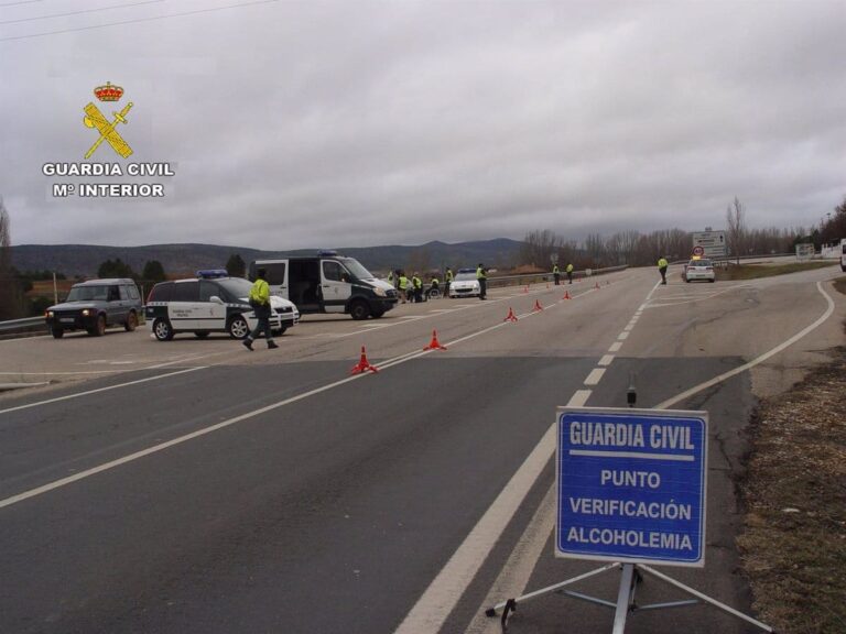 Guardia Civil investiga a una persona que conducía a 211 km/h en una vía limitada a 120 en Las Pedroñeras