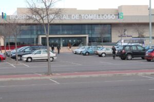 Hospitalizada una joven de 17 años afectada por el humo en el incendio de una vivienda en Tomelloso