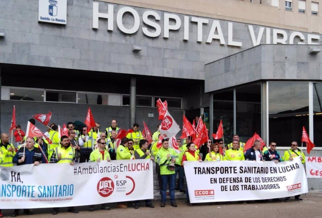 IU urge al Sescam a atender las demandas de los trabajadores del transporte sanitario