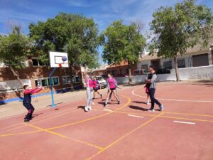 La segunda edición del 'Quijo 3X3', que aúna deporte y formación, llevará el baloncesto a 80 centros educativos de C-LM