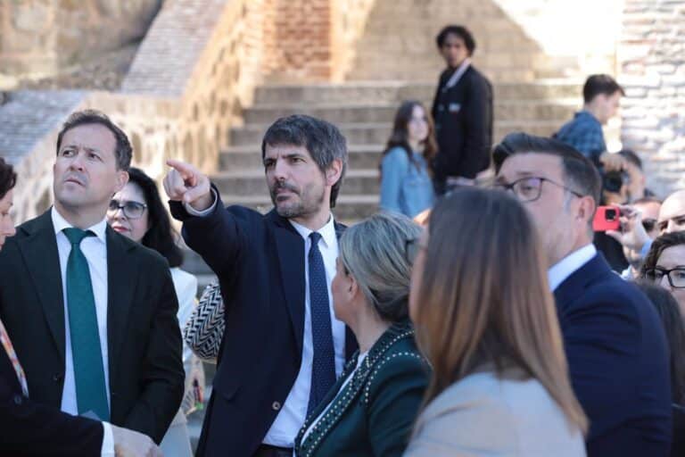 Urtasun responde a Iglesias poniendo en valor las políticas de Sumar: "La verdad es que lo demás me interesa poco"