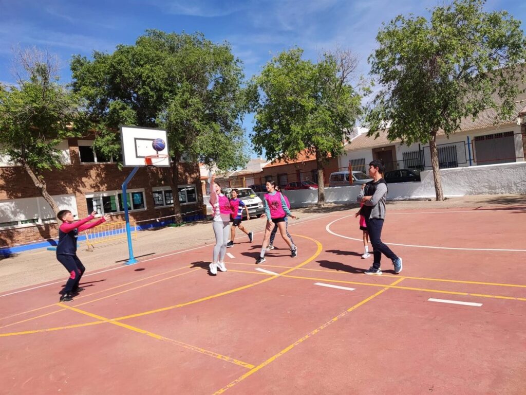 VÍDEO: El 'Quijo 3X3', que aúna deporte y formación, llevará el baloncesto a 80 centros educativos de C-LM