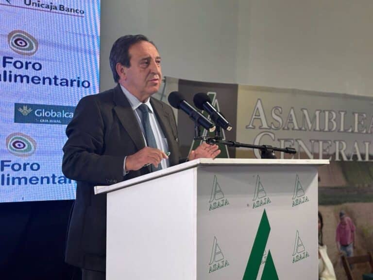 Barato (Asaja): "Si hay que poner aranceles, que se los pongan a Tesla, a Google y a las tecnológicas"