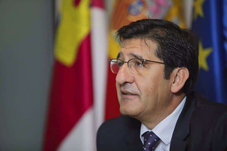 Caballero vería "incomprensible" que el PP pretenda "dilatar de manera indefinida" el acuerdo de reforma del Estatuto