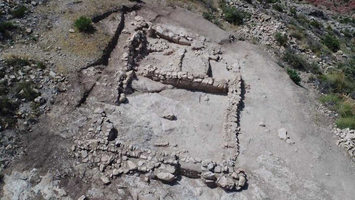 Desvelan el comercio de ornamentos de vidrio en la Edad del Bronce a partir de muestras de Alicante y Albacete