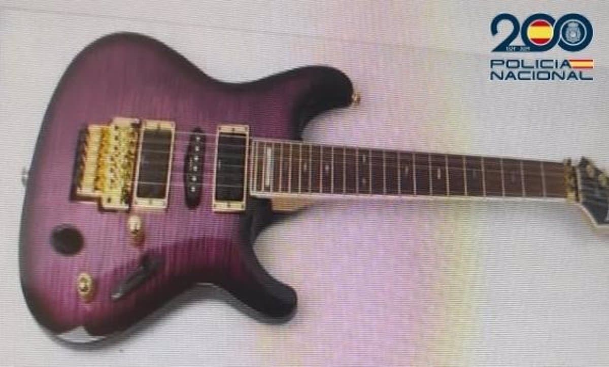 Detenidas dos personas por robar una guitarra a los Mojinos Escozíos en un concierto en San Carlos del Valle