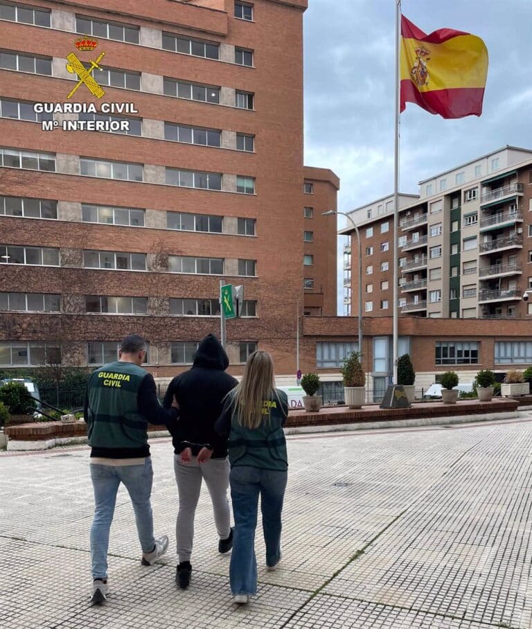 Detenidas dos personas vinculadas a un grupo juvenil violento por un secuestro y agresión en Guadalajara
