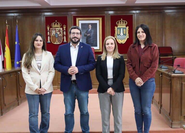 El alcalde de Azuqueca de Henares reordena el Gobierno municipal tras la salida de IU