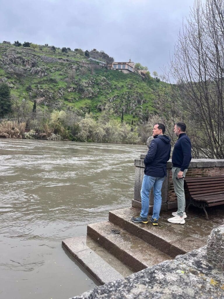El alcalde de Toledo pide prudencia ante la previsión de una nueva subida de caudal del Tajo, que continúa en nivel rojo