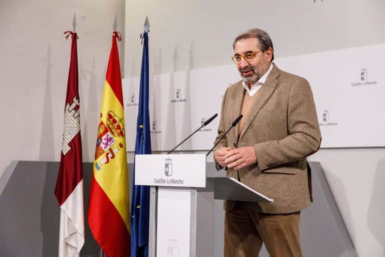 El consejero de Sanidad afirma que "no hay ninguna medición fuera de control" en los laboratorios del hospital de Toledo