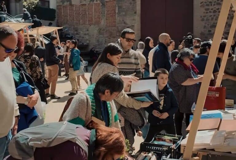 Este domingo se celebra una nueva edición del Rastro Literario bajo la temática 'Toledo y la Literatura'