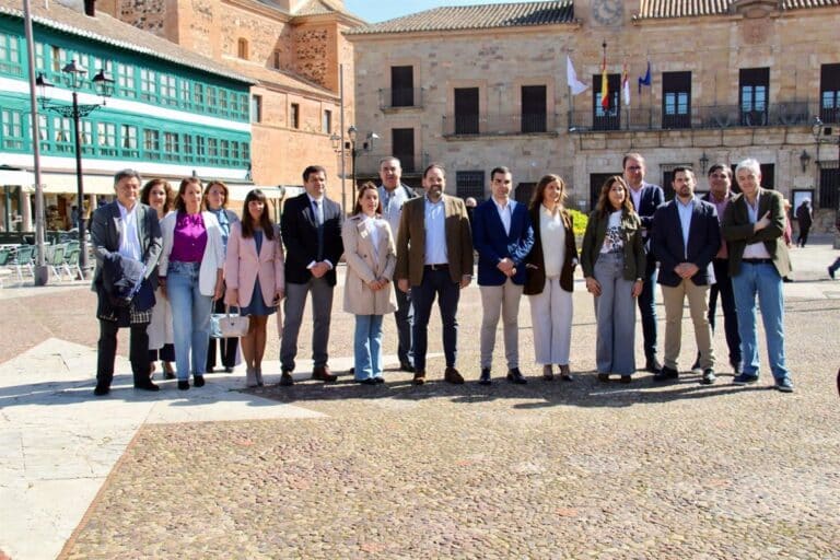 Fúnez pide al Gobierno una respuesta "firme" ante los aranceles y exige a Sánchez que no haga "ninguna triquiñuela"