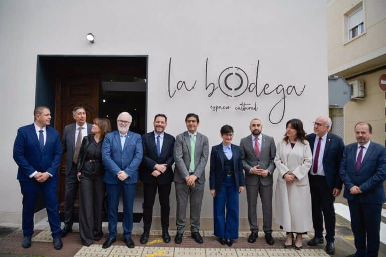 Isabel Rodríguez inaugura en Argamasilla de Calatrava el Espacio Cultural 'La Bodega'