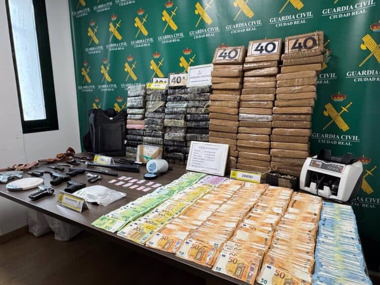 La Guardia Civil detiene a 31 personas en Madrid y C-LM e incauta 150 kilos de cocaína y otras drogas