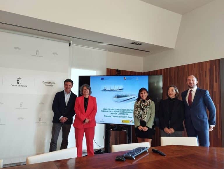La Junta invierte más de 4 millones de euros en impulsar el autoconsumo de energía renovable en 85 edificios públicos