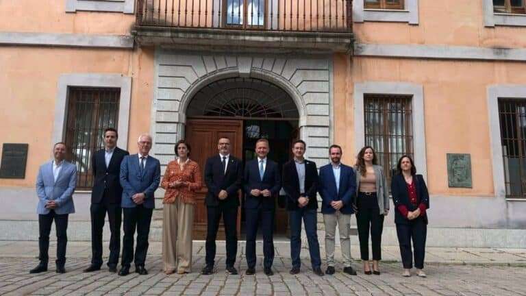 Junta reivindica la contribución de la financiación europea en C-LM ante el comisario europeo de Presupuestos