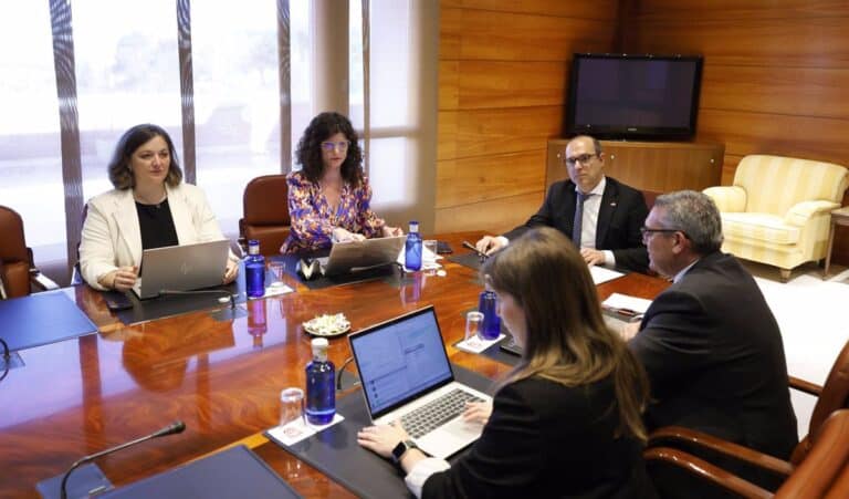 La Mesa califica la solicitud del PSOE para convocar comisión con el Proyecto de Ley del Estatuto