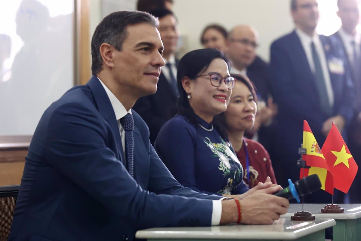 Page defiende el viaje de Sánchez a China y cree que España ha de mantener "su propio equilibrio" con el país asiático