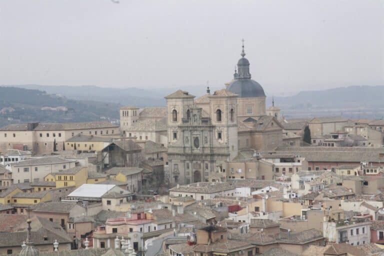 Policía Nacional detiene 'in fraganti' a dos personas cuando accedían a un inmueble de la Cornisa de Toledo