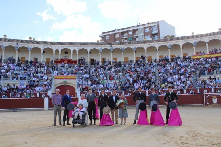 Presentan el cartel del XXXV festival taurino benéfico del Cotolengo que se celebrará el 25 de mayo en Albacete