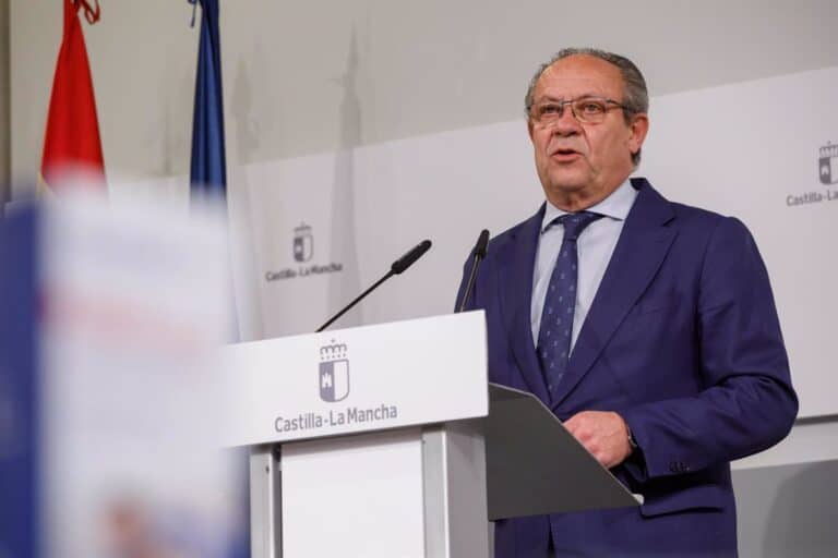 Ruiz Molina recuerda a Núñez que el superávit presupuestario debe destinarse a reducir el endeudamiento