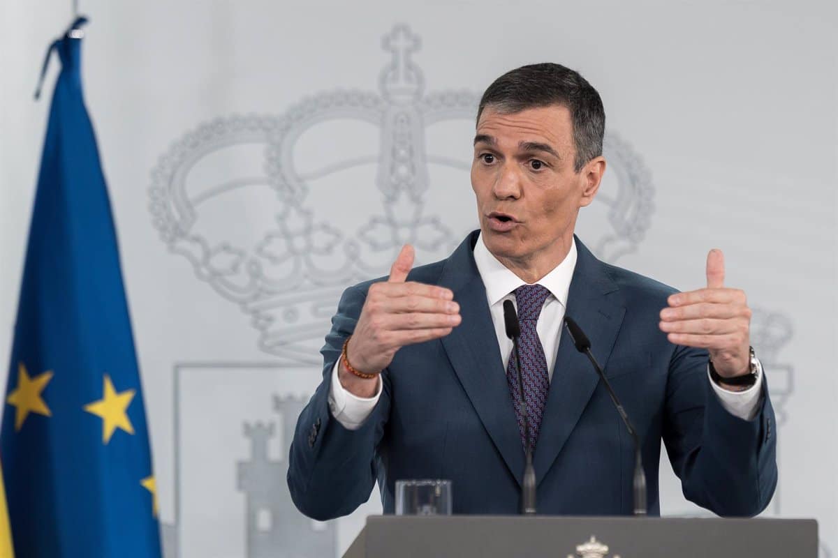 Sánchez anuncia una comisión de investigación y exigirá responsabilidades a los operadores privados