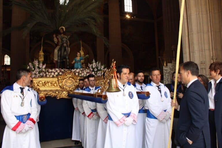 Serrano garantiza que Ayuntamiento seguirá colaborando para que Semana Santa de Albacete siga siendo "seña de identidad"