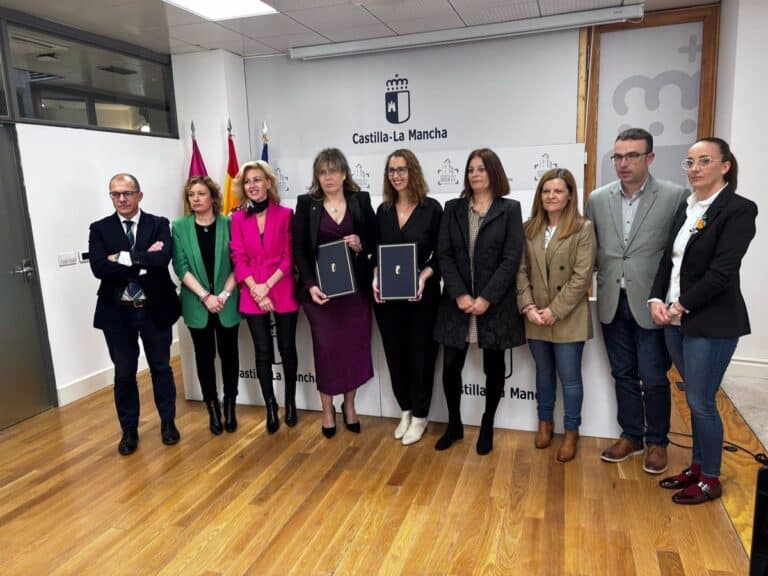 Simón pide a mujeres empresarias de Cuenca colaboración para la inserción laboral de víctimas de violencia machista