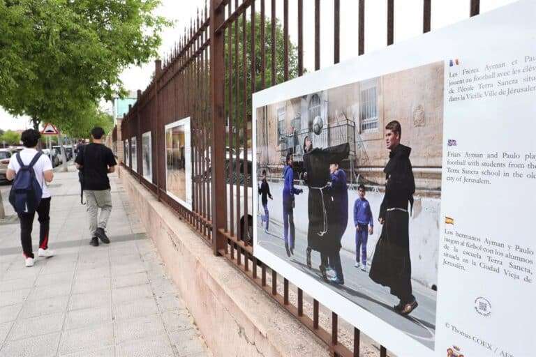 Thomas Coex trae a Toledo a los custodios de la tumba de Cristo con su exposición sobre los franciscanos en Tierra Santa