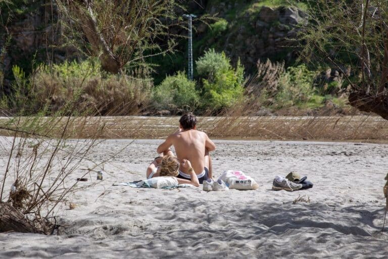 Toledo mantendrá la playa del Tajo y el alcalde pide un uso responsable a la espera de los análisis de arena y agua