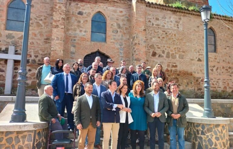 VÍDEO: Vox reúne a alcaldes para poner en valor y "devolverle la vida" a una España rural abandonada por el bipartidismo