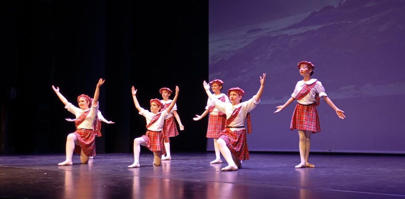 Mil escolares disfrutan de una jornada encantadora en el Auditorio de Puertollano durante una gala del Conservatorio de Danza 2