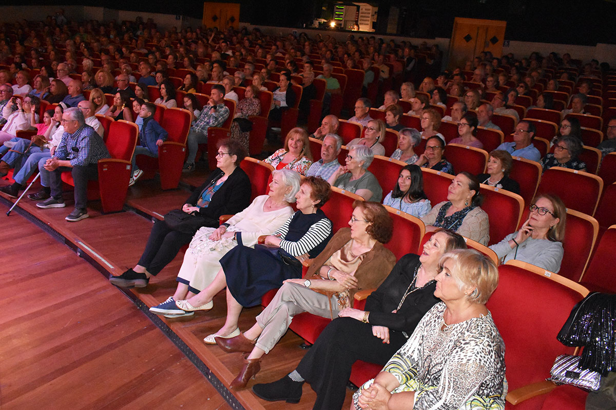 Risas con Causa: El Taller de Teatro de la Asociación de Amas de Casa Organiza una Función Benéfica 4 Risas con Causa: El Taller de Teatro de la Asociación de Amas de Casa Organiza una Función Benéfica 4