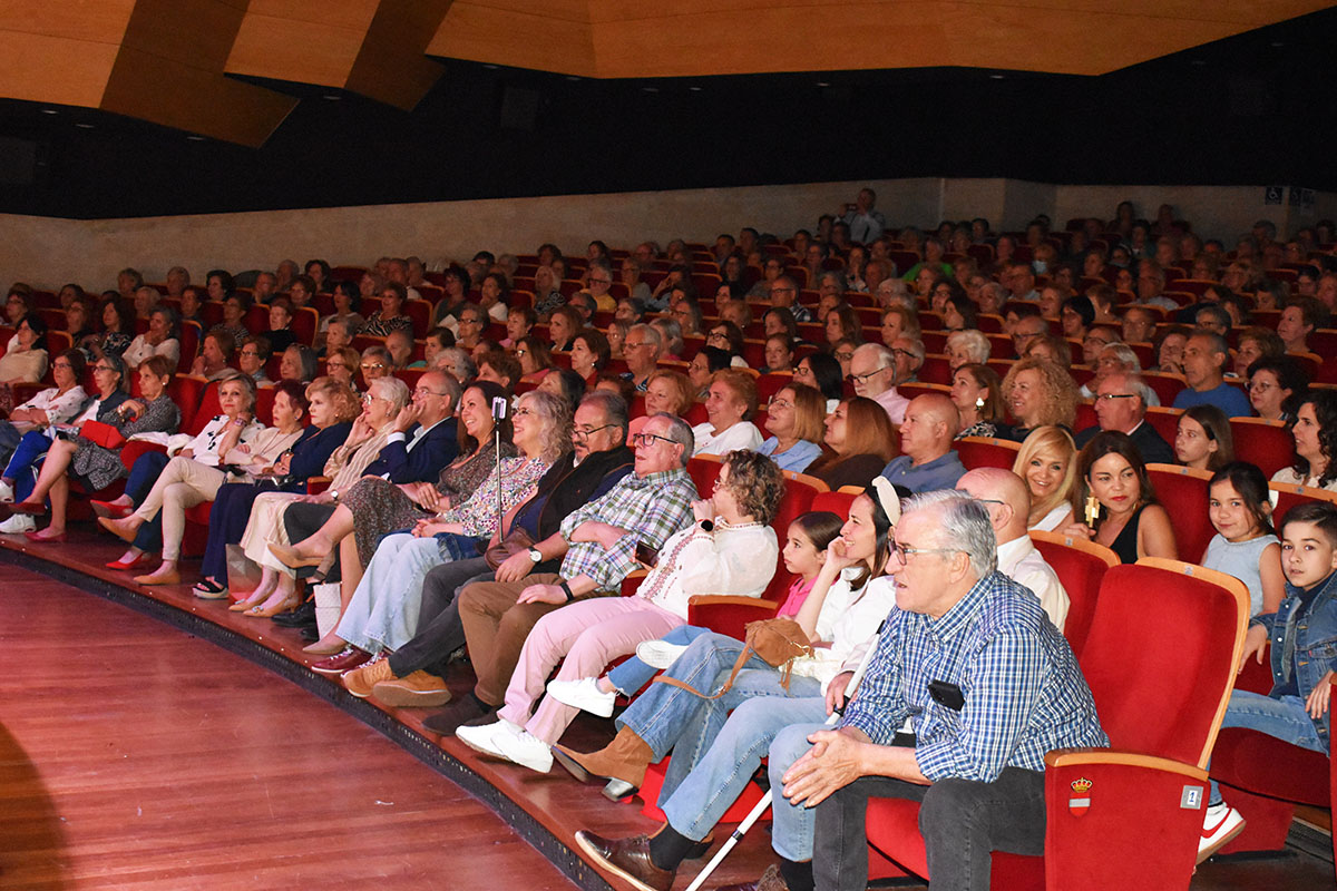 Risas con Causa: El Taller de Teatro de la Asociación de Amas de Casa Organiza una Función Benéfica 3 Risas con Causa: El Taller de Teatro de la Asociación de Amas de Casa Organiza una Función Benéfica 3