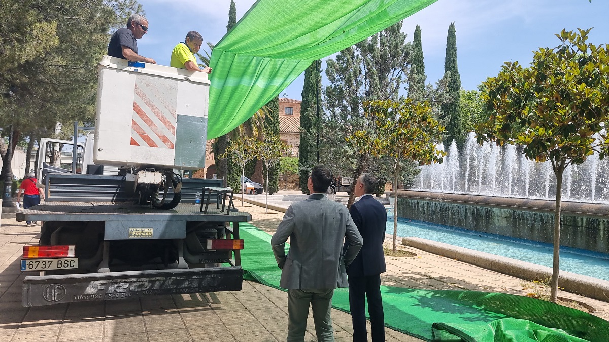 Instalación de Toldos en Glorieta Virgen de Gracia para un Santo Voto Más Acogedor por el Ayuntamiento 1 Instalación de Toldos en Glorieta Virgen de Gracia para un Santo Voto Más Acogedor por el Ayuntamiento 1